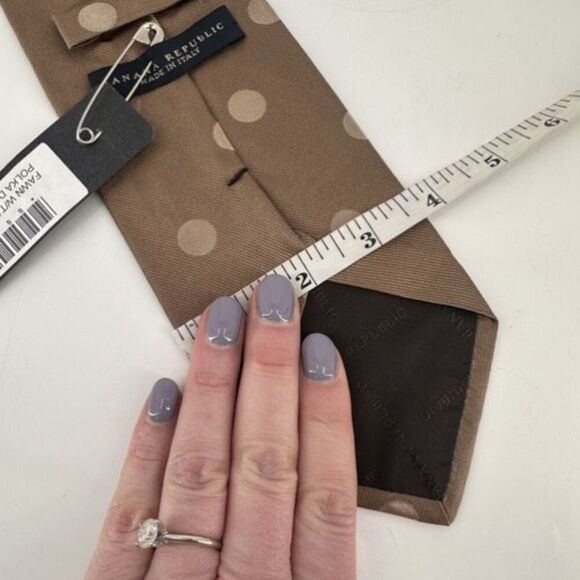 NWT Banana Republic Men's 100% Silk Polka Dot Woven Made In Italy Tie‎ Fawn Tan - Picture 8 of 9